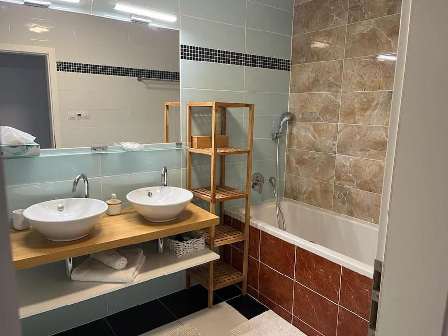 Apartment In Historical Center With Park View Pilsen Exterior photo