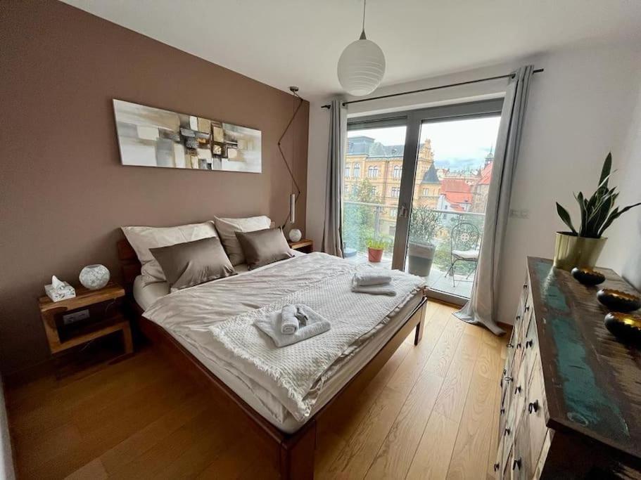 Apartment In Historical Center With Park View Pilsen Exterior photo